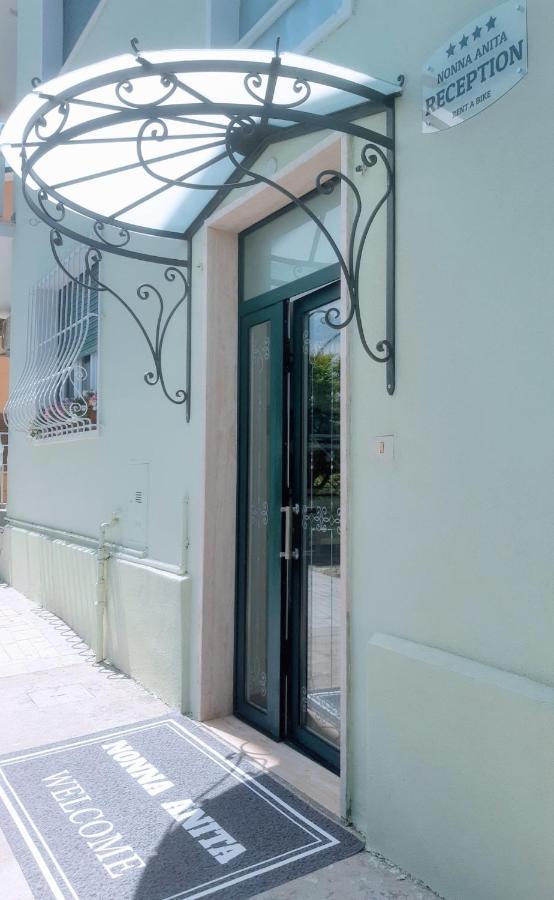 Nonna Anita Palace Νάρνη Εξωτερικό φωτογραφία